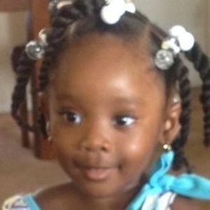 Meet your Posher, Emilie